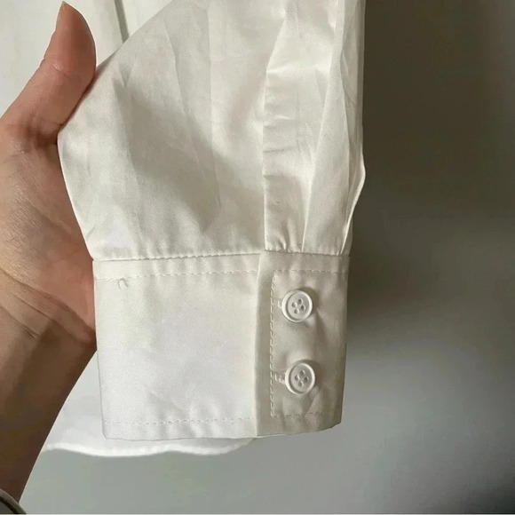 Howl  Studio | Geometric Rough Cut Blouse - Picture 9 of 16